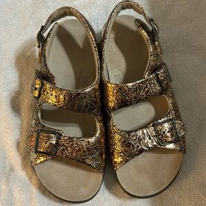 SAS Buckle M Sandals Women’s 9M